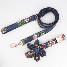 Load image into Gallery viewer, Flower Dog Collar and Leash Set with Removable Flower