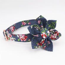 Load image into Gallery viewer, Flower Dog Collar and Leash Set with Removable Flower