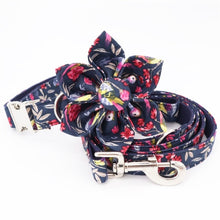 Load image into Gallery viewer, Flower Dog Collar and Leash with Removable Flower Set
